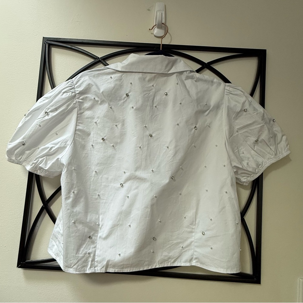 Lizette Collection White Short Sleeve Blouse with Embellishments - Picture 7 of 8